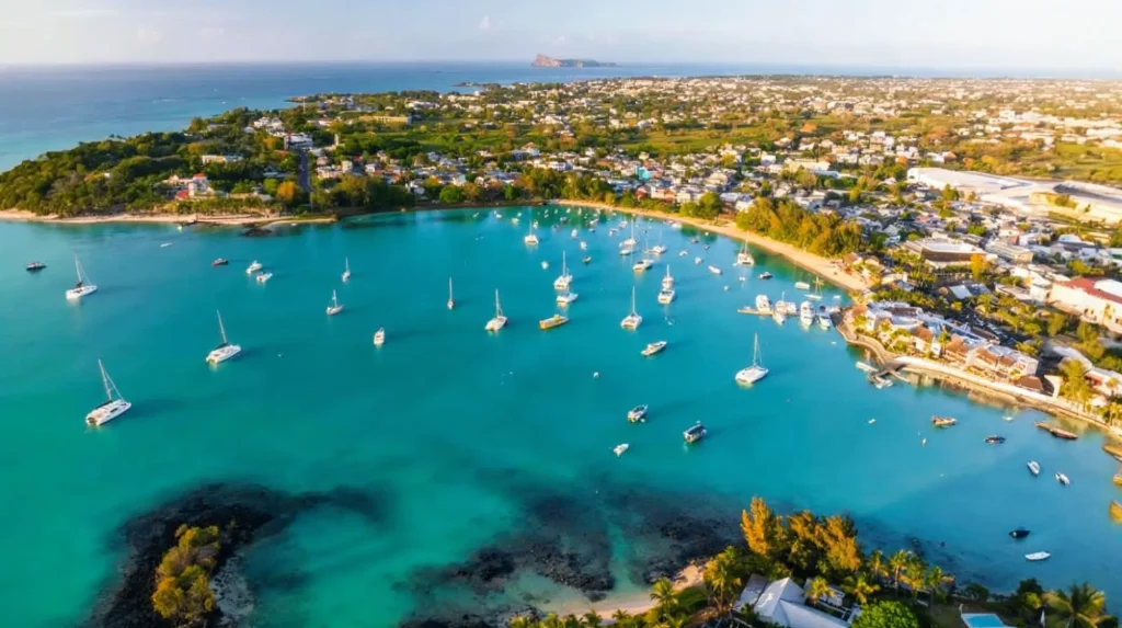 Spot Guide: Grand Baie | The eFoil Pearl in the North